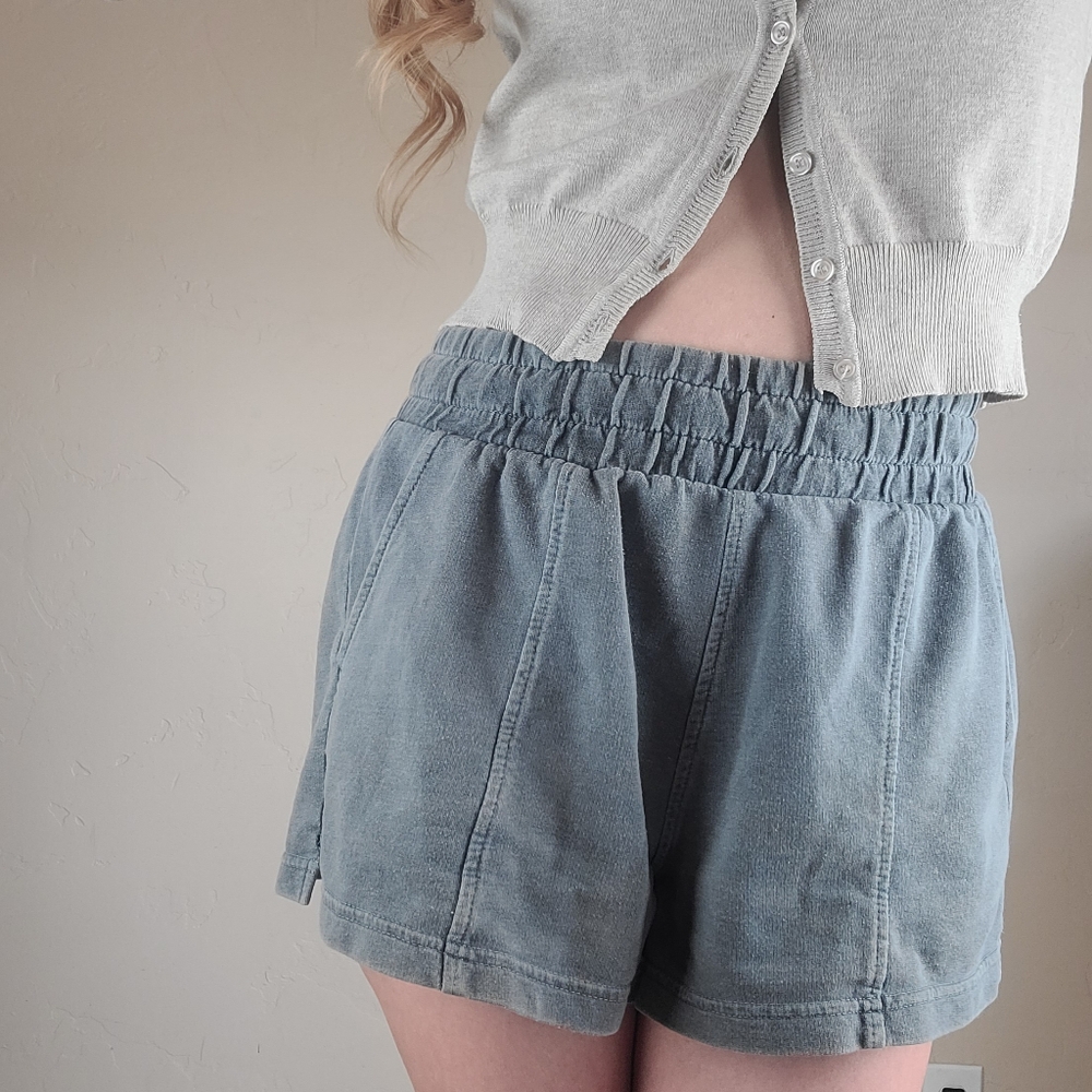No Boundaries cute comfy gray shorts size small